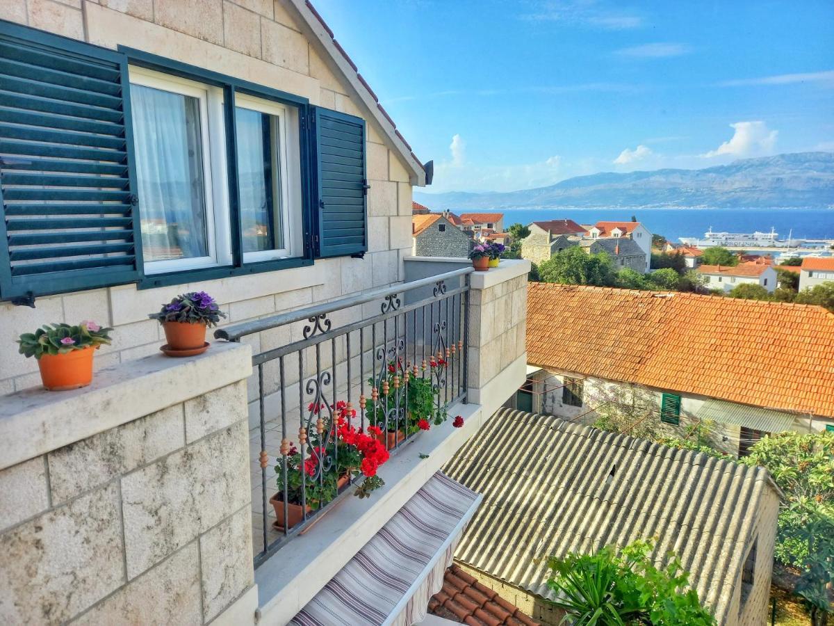 Apartments Jaksic Supetar Exterior photo