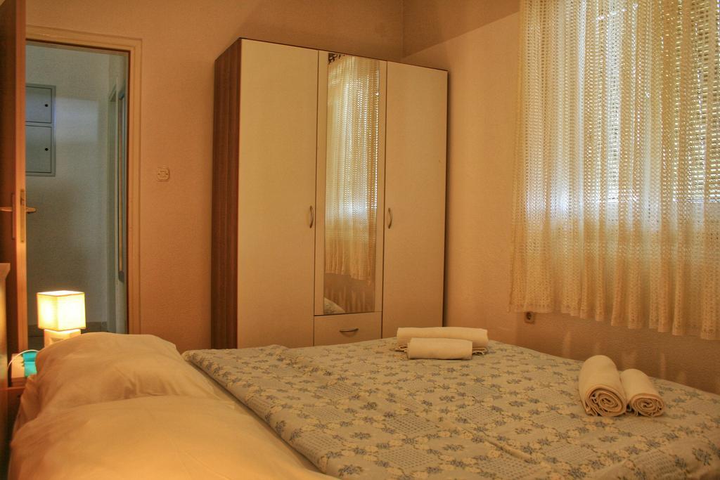 Apartments Jaksic Supetar Exterior photo
