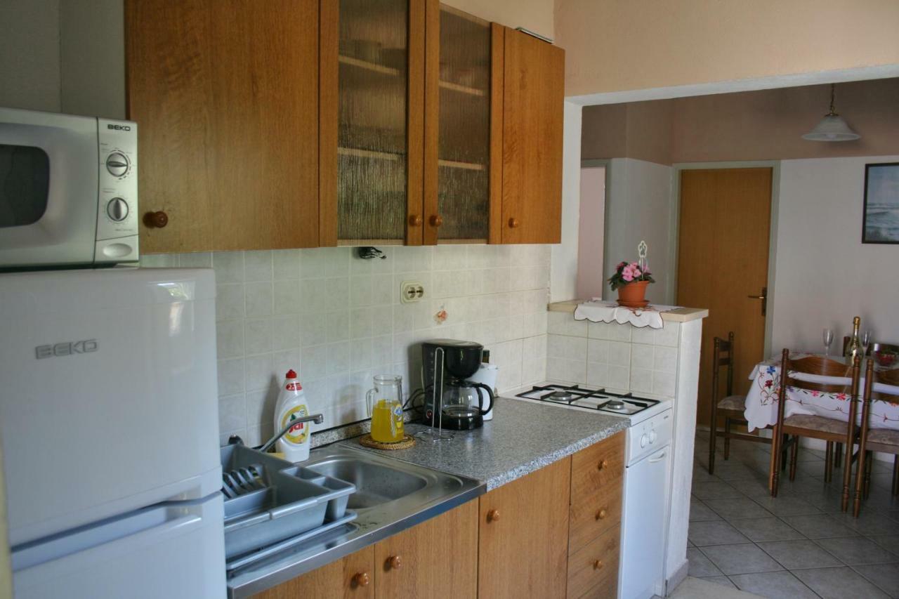 Apartments Jaksic Supetar Exterior photo